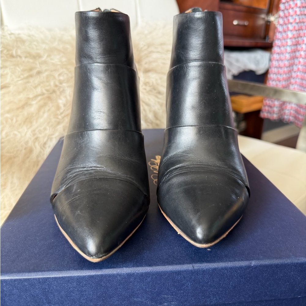 Brooks Brothers Black Pointed Leather Ankle Booties with Short Shaft